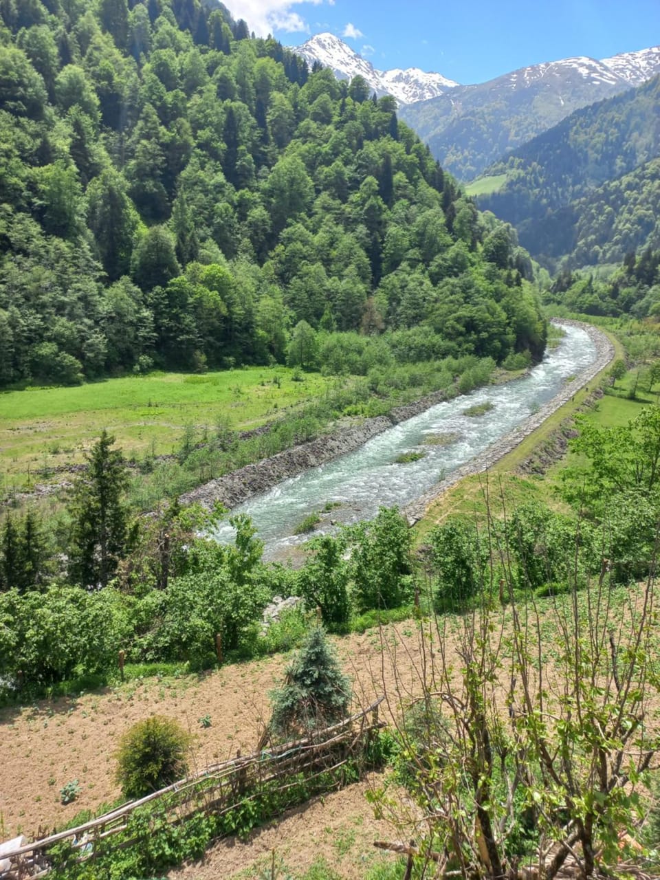 River view, Quiet street view
