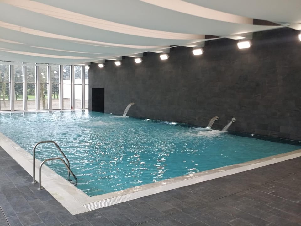 Swimming pool, Swimming pool