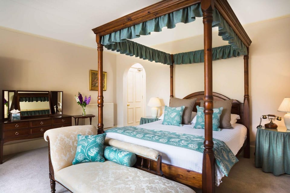 Bed, TV and multimedia, Coffee/tea facilities, Photo of the whole room, Bedroom, Garden view