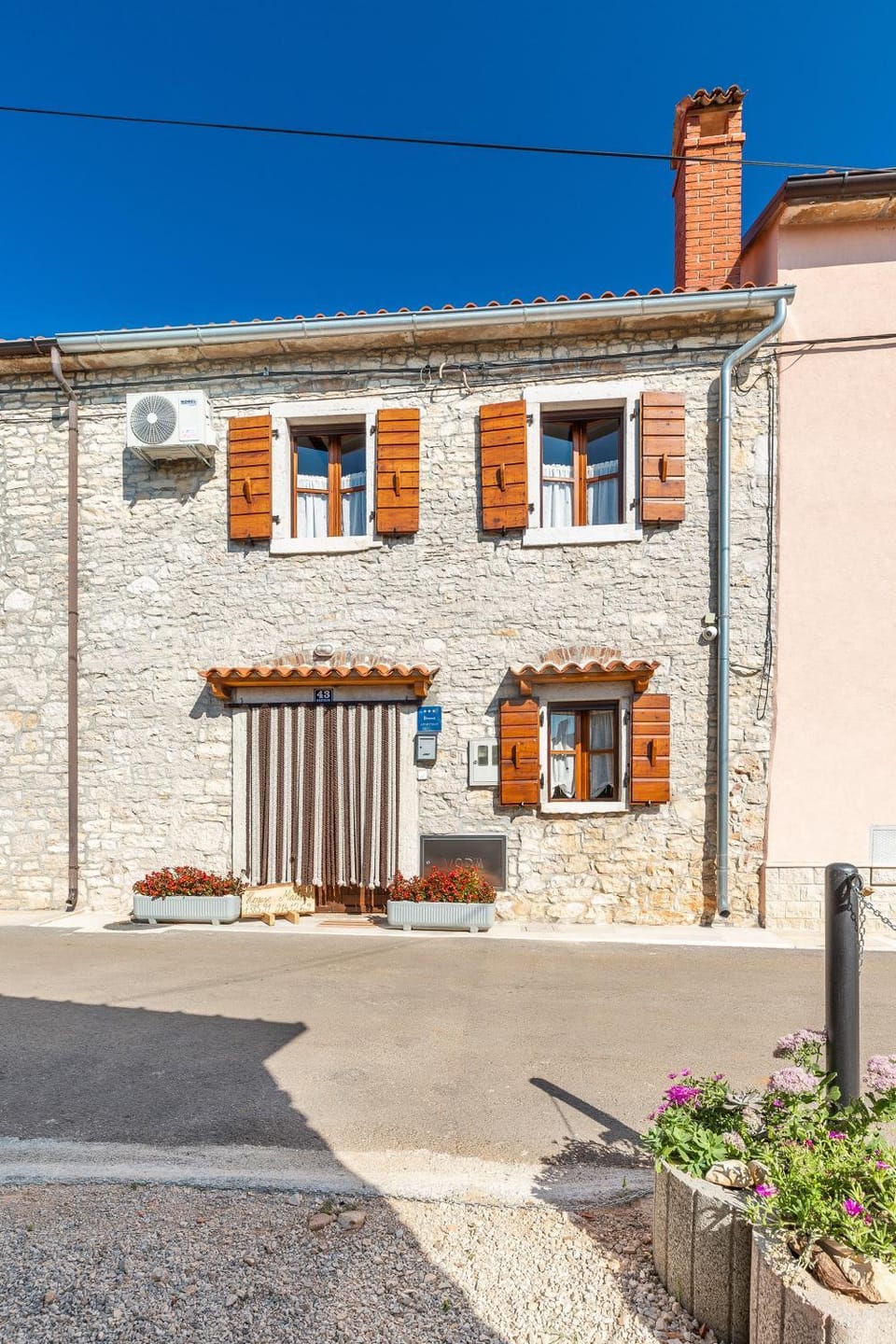 Property building, Facade/entrance