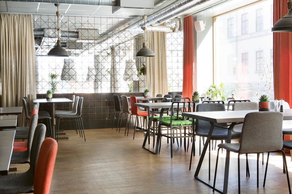 Restaurant/places to eat, Buffet breakfast