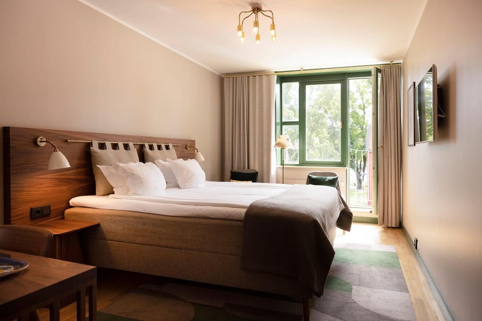 Bed, Photo of the whole room, Bedroom, Garden view