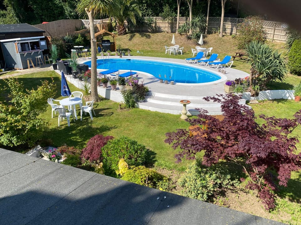 Garden, Swimming pool