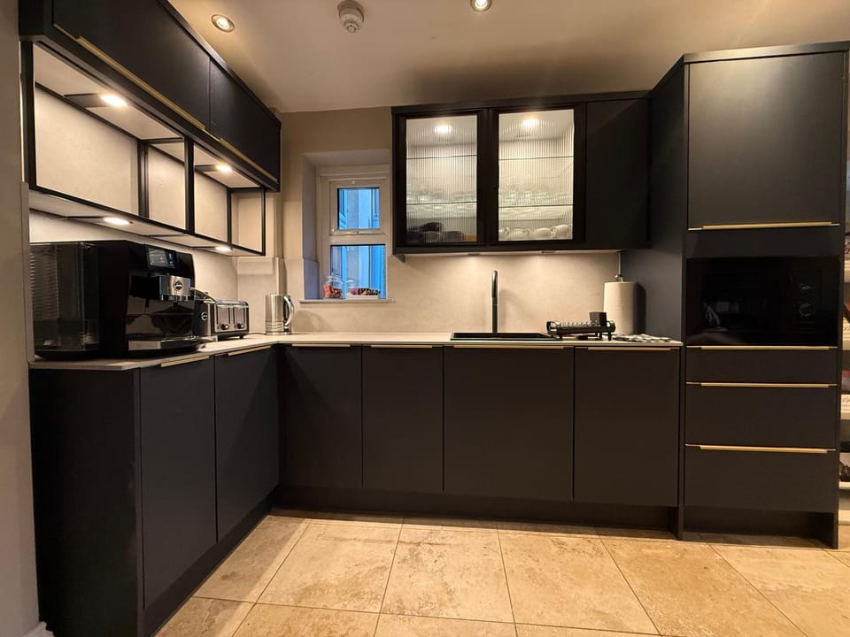 Kitchen or kitchenette, Kitchen or kitchenette