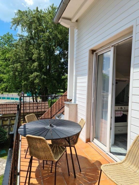 Rév Apartman Apartment in Hungary