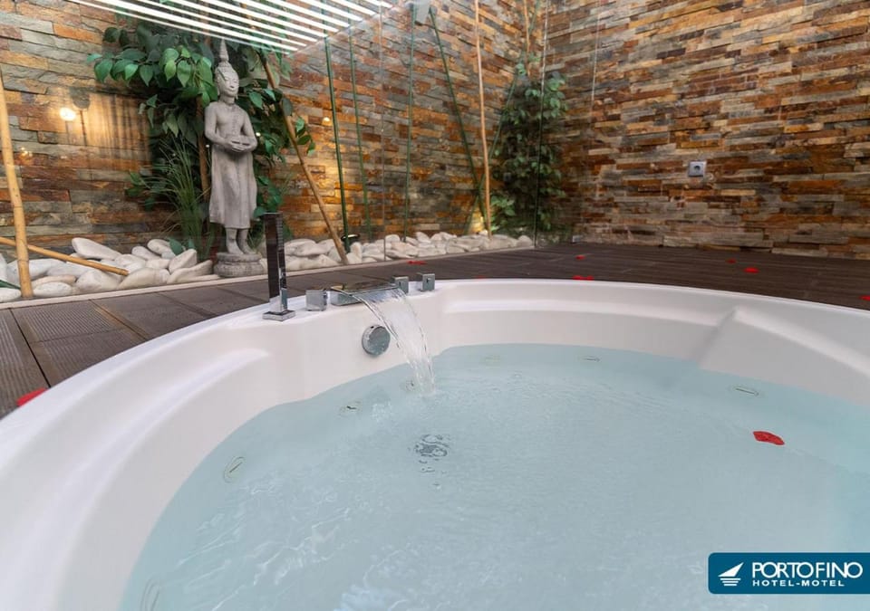 Hot Tub, Balcony/Terrace