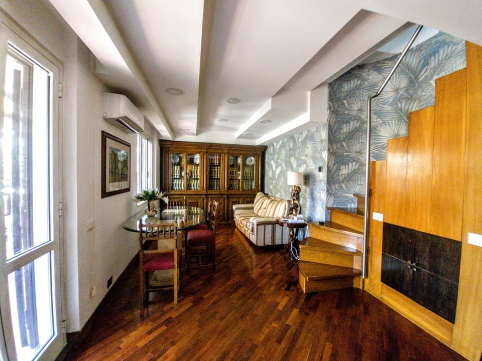 Living room, Seating area, Dining area