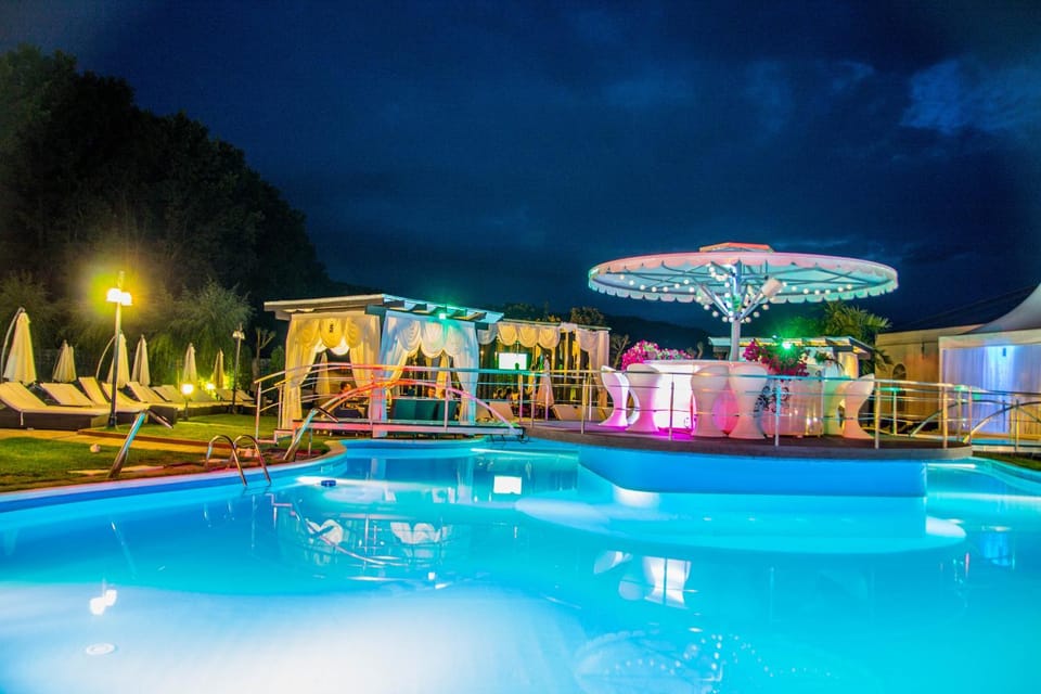 Activities, Other, Decorative detail, Seating area, Swimming pool, Swimming pool