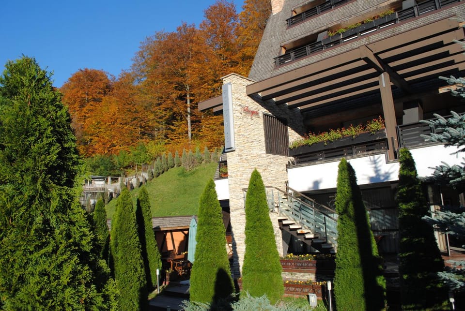Facade/entrance, Garden, Autumn
