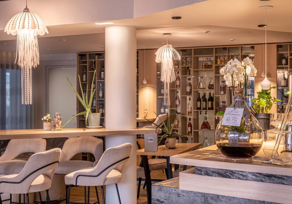 Lounge or bar