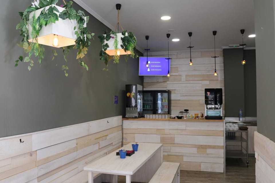 Area and facilities, Breakfast