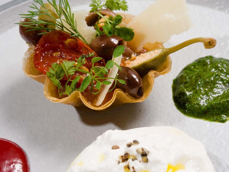 Property building, Food, Lunch, Dinner