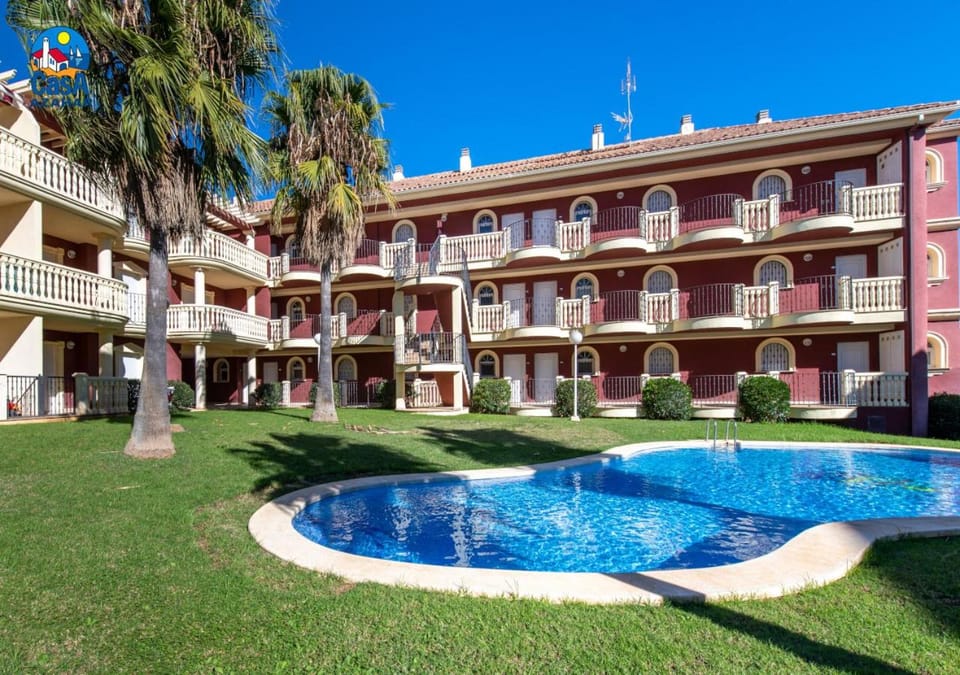 Property building, Garden, Swimming pool