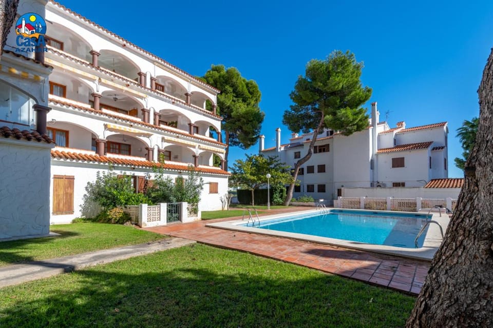 Property building, Garden, Swimming pool