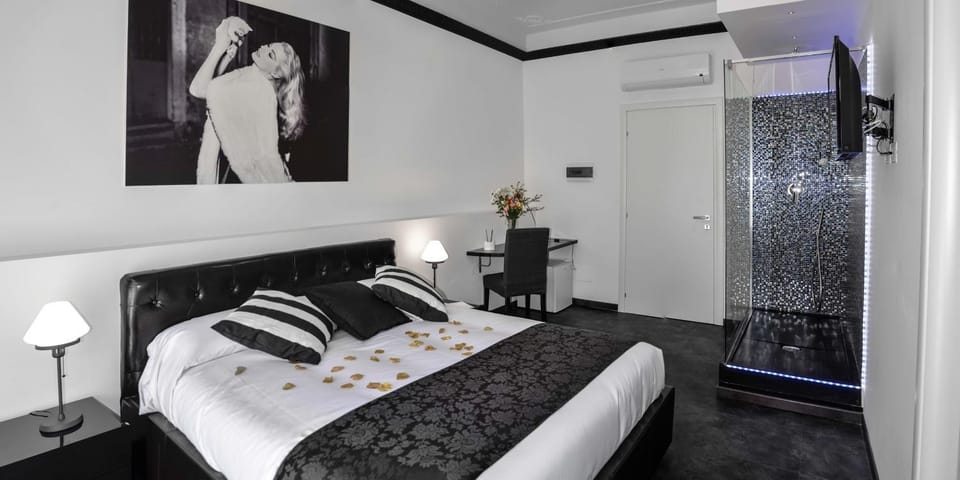 Shower, Bedroom