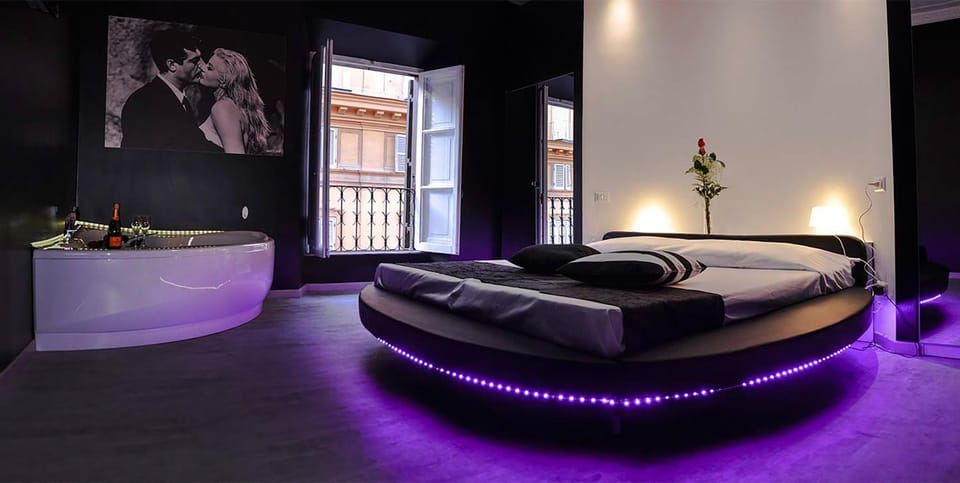 Hot Tub, Bedroom