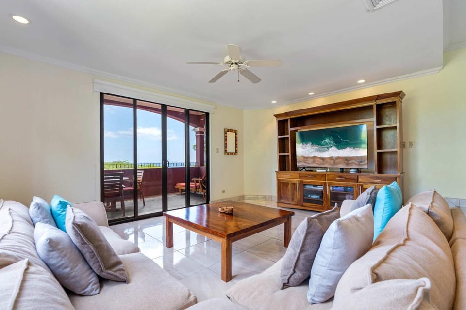 Recently Renovated Luxury Condo with Resort-Style Beach Club Access and Ocean Views House in Guanacaste Province