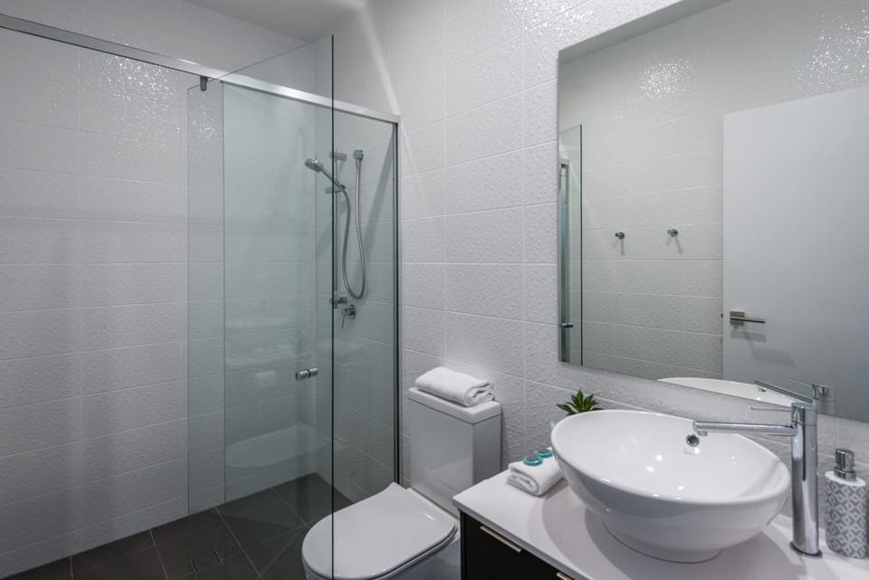 Oxford Steps - Executive 2BR Bulimba Apartment Across from the Park on Oxford St Apartment in Bulimba