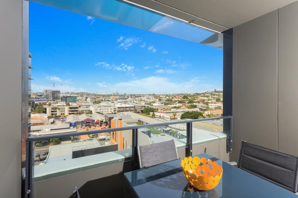 Keeping Cool on Connor - Executive 2BR Fortitude Valley apartment with pool and views Apartment in Brisbane