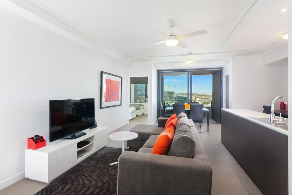 Keeping Cool on Connor - Executive 2BR Fortitude Valley apartment with pool and views Apartment in Brisbane