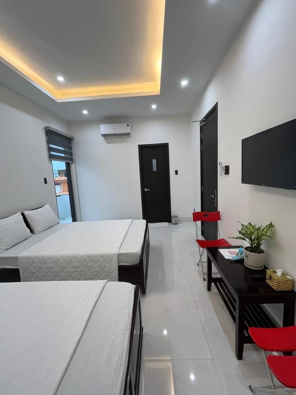 Bed, TV and multimedia, Photo of the whole room, air conditioner