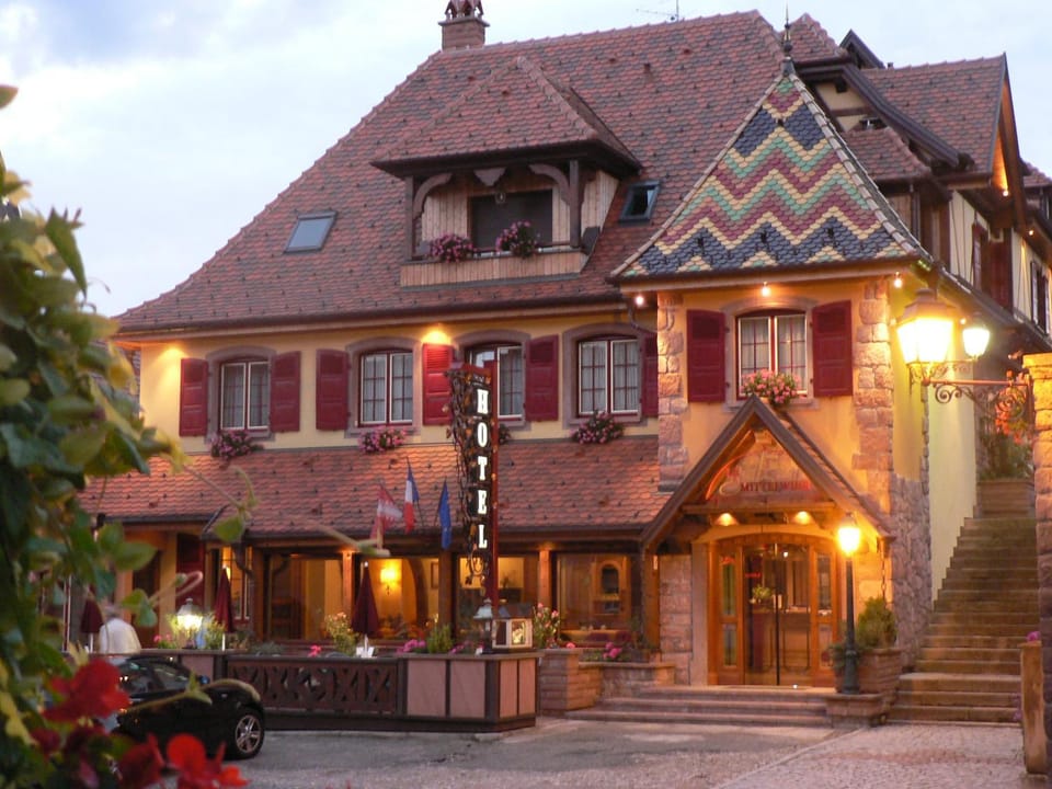 Facade/entrance