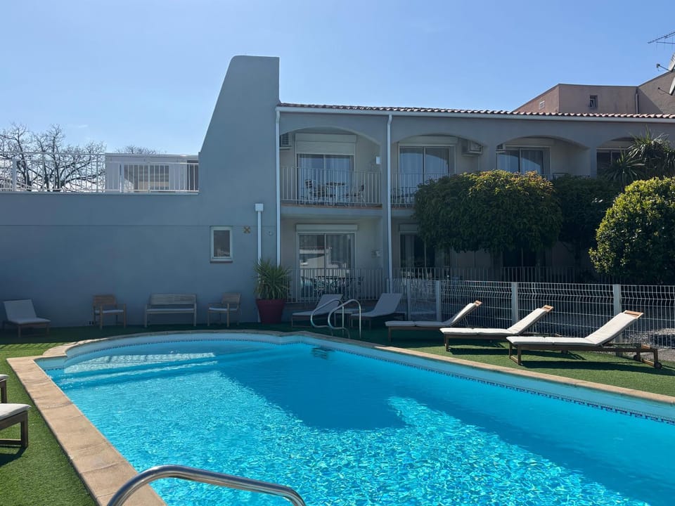 Pool view, Swimming pool