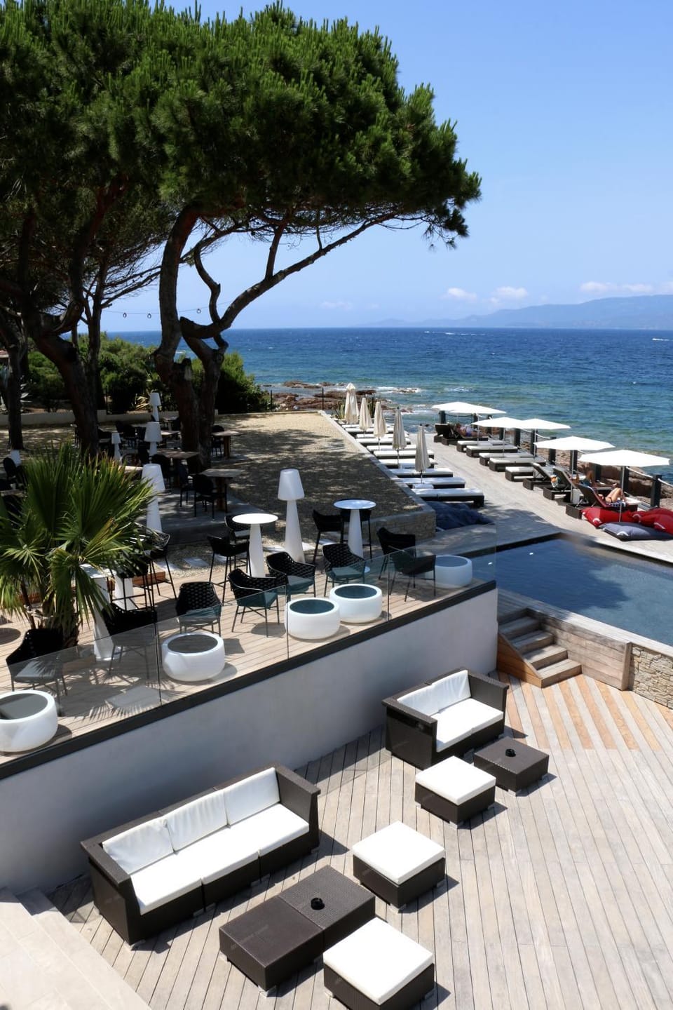 Restaurant/places to eat, Day, Living room, Sea view, Swimming pool, sunbed