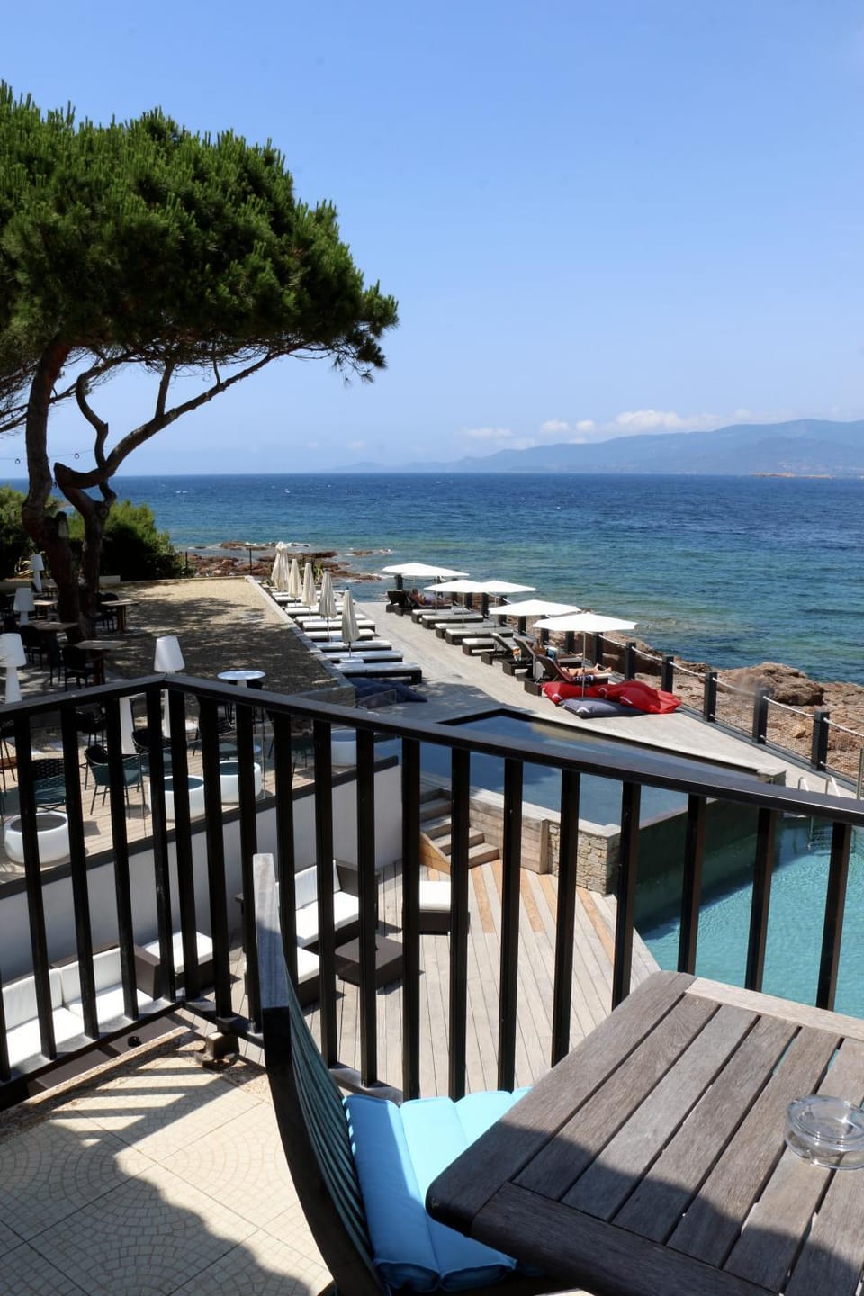 Pool view, Sea view