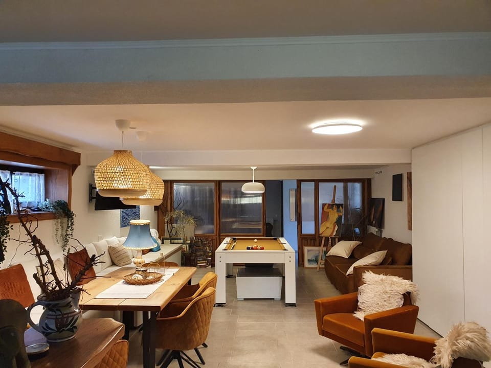 Property building, Communal lounge/ TV room, Billiard