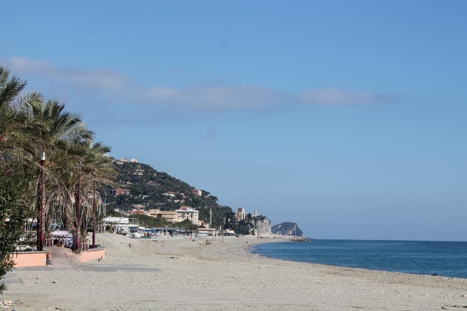Casa Azzurro Pervinca by Holiday World Apartment in Finale Ligure