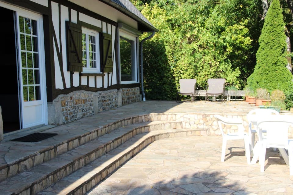 Patio, Facade/entrance