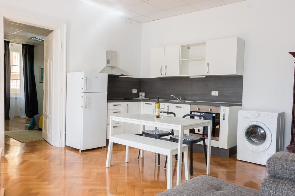 Kitchen or kitchenette, Dining area, Area and facilities