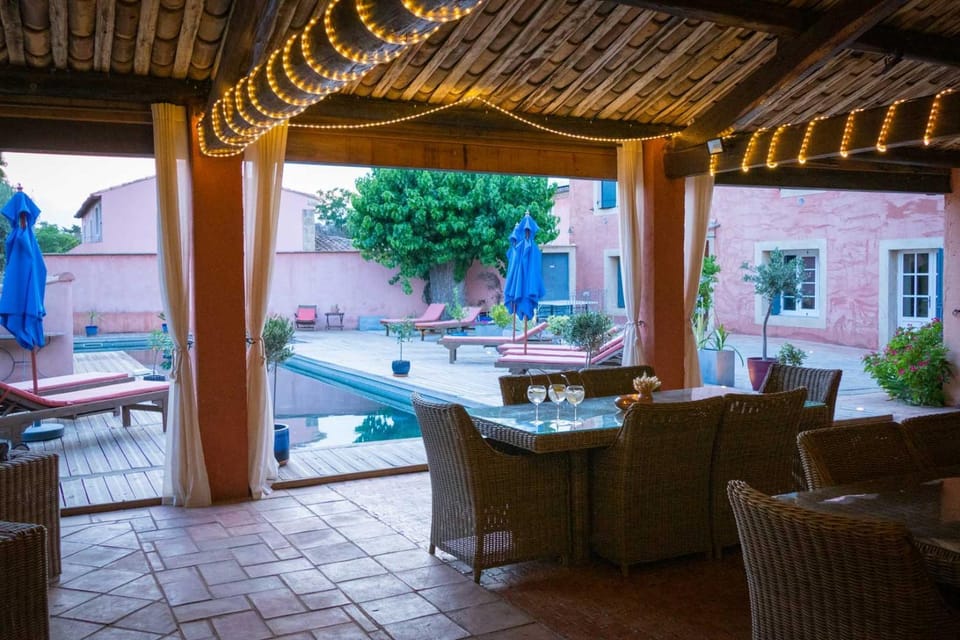 Property building, Balcony/Terrace, Swimming pool