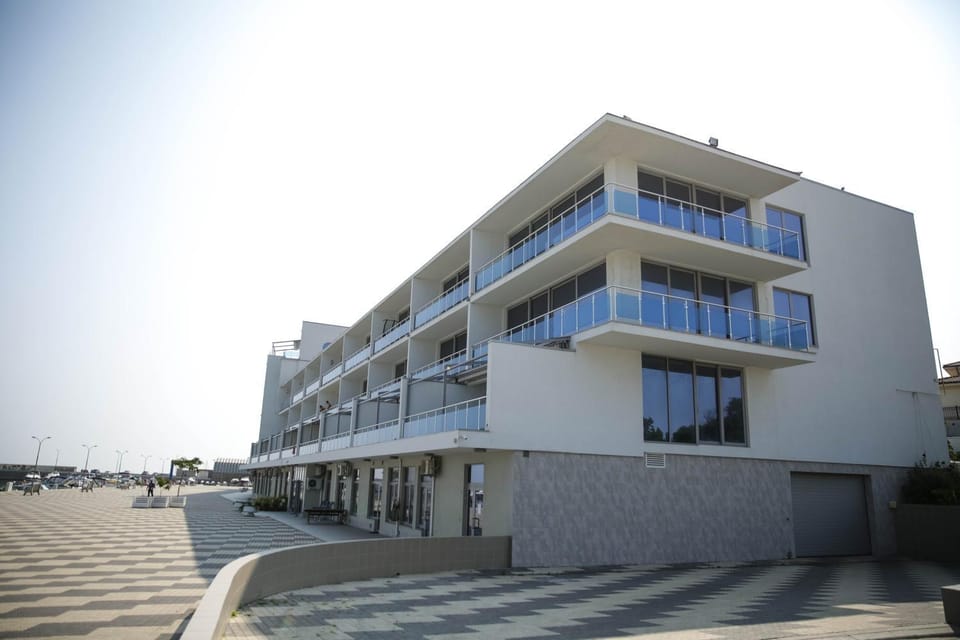 Property building, Facade/entrance