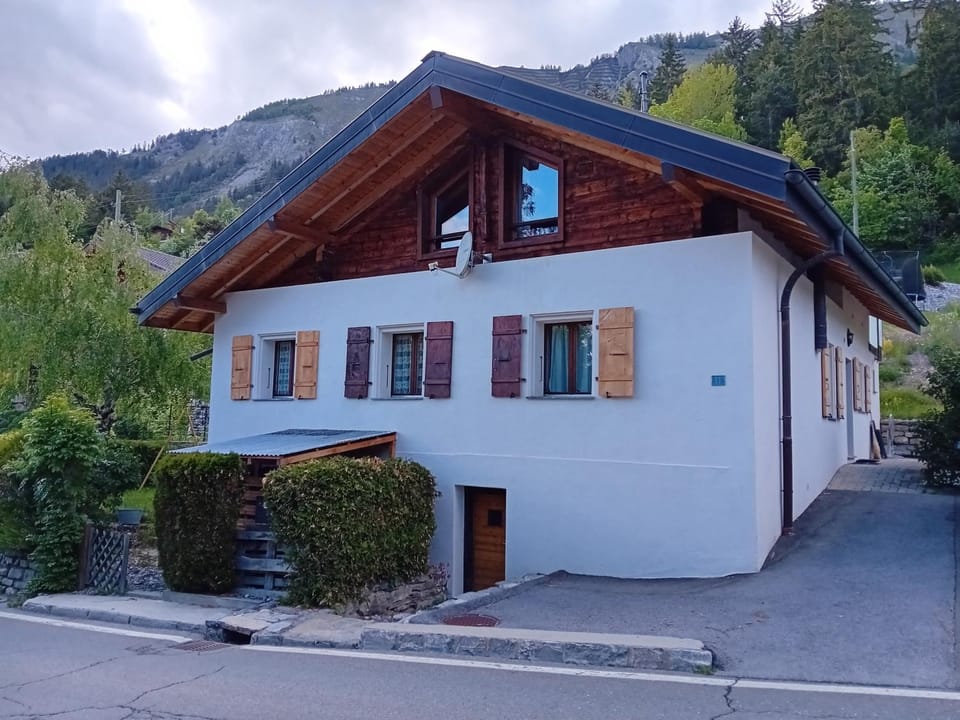 Les loulou 2 Apartment in Canton of Valais