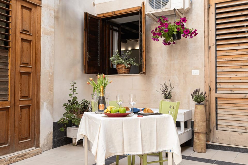 Patio, Balcony/Terrace