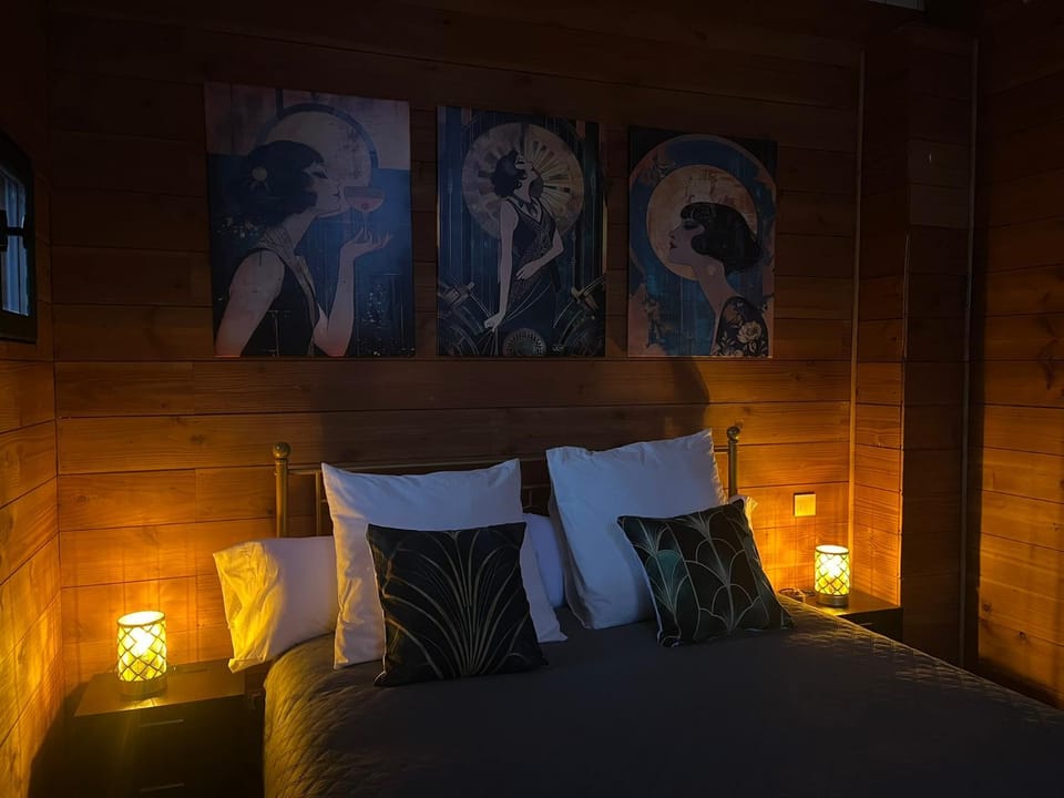 Bed, Photo of the whole room