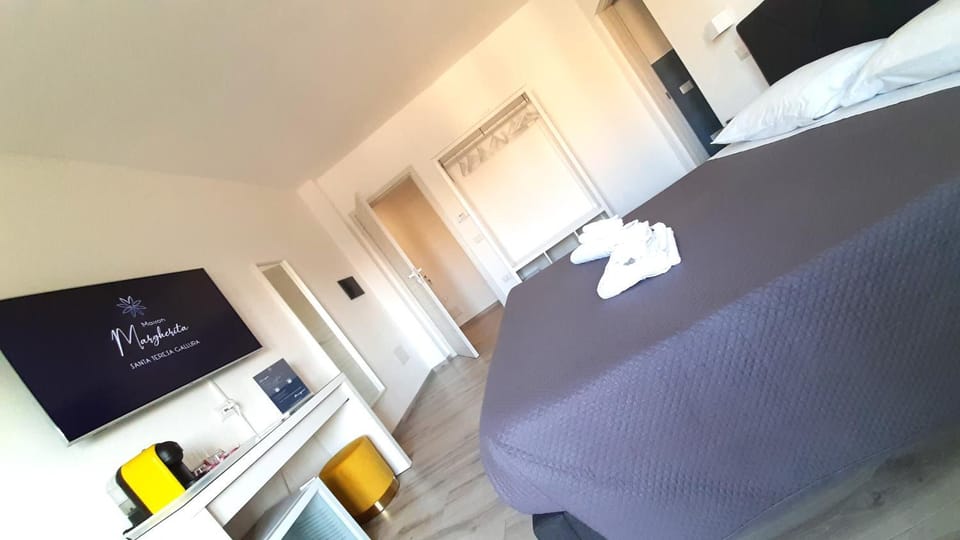 TV and multimedia, Photo of the whole room, wardrobe