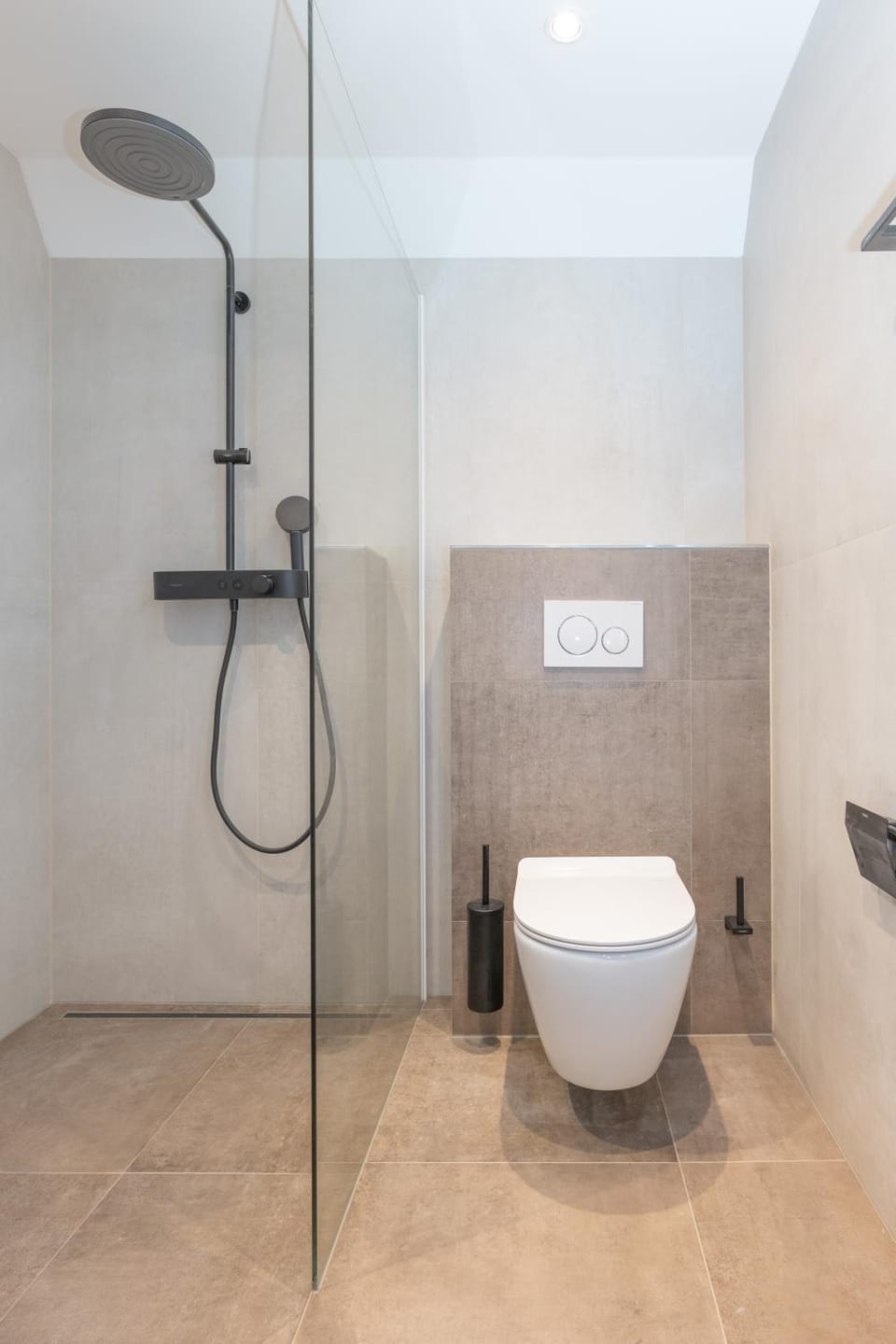 Shower, Toilet