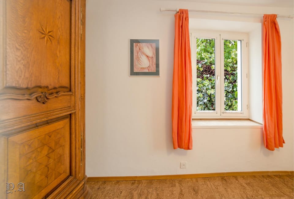 Decorative detail, Bedroom, Garden view