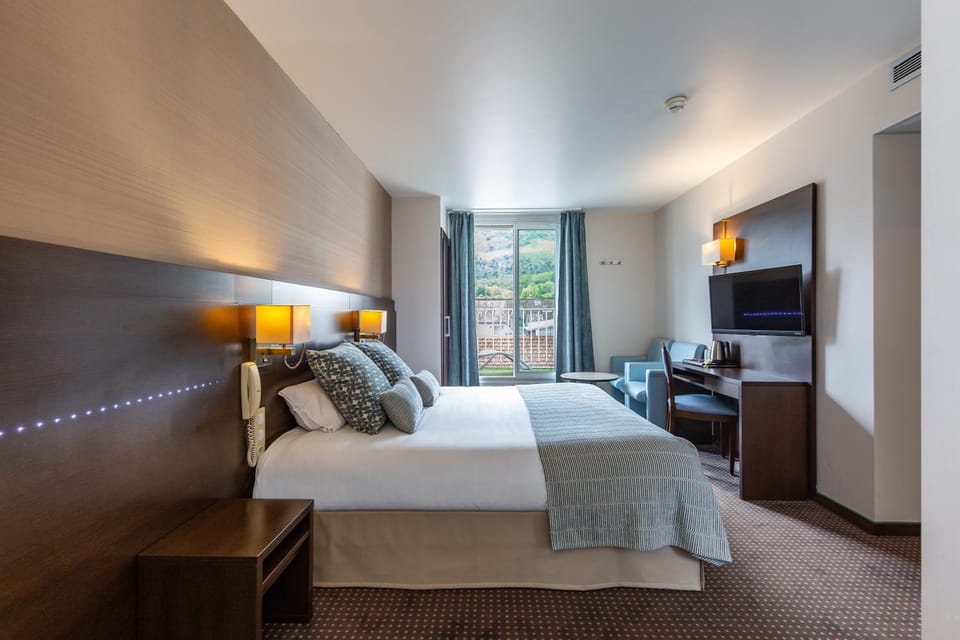 Helgon Hotel - Lourdes Pyrénées Hotel in Lourdes