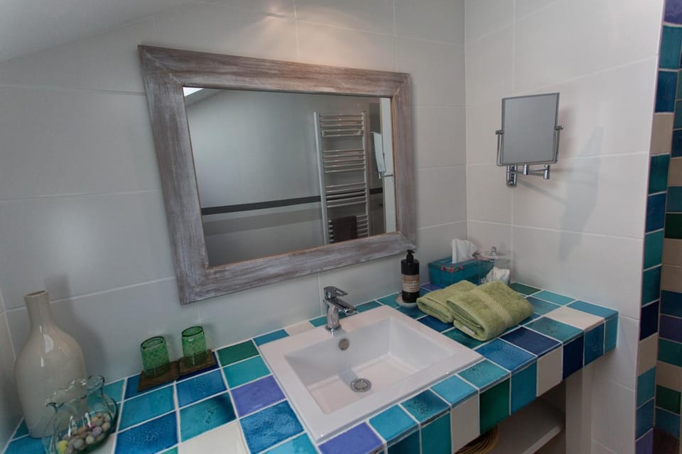 Property building, Bathroom