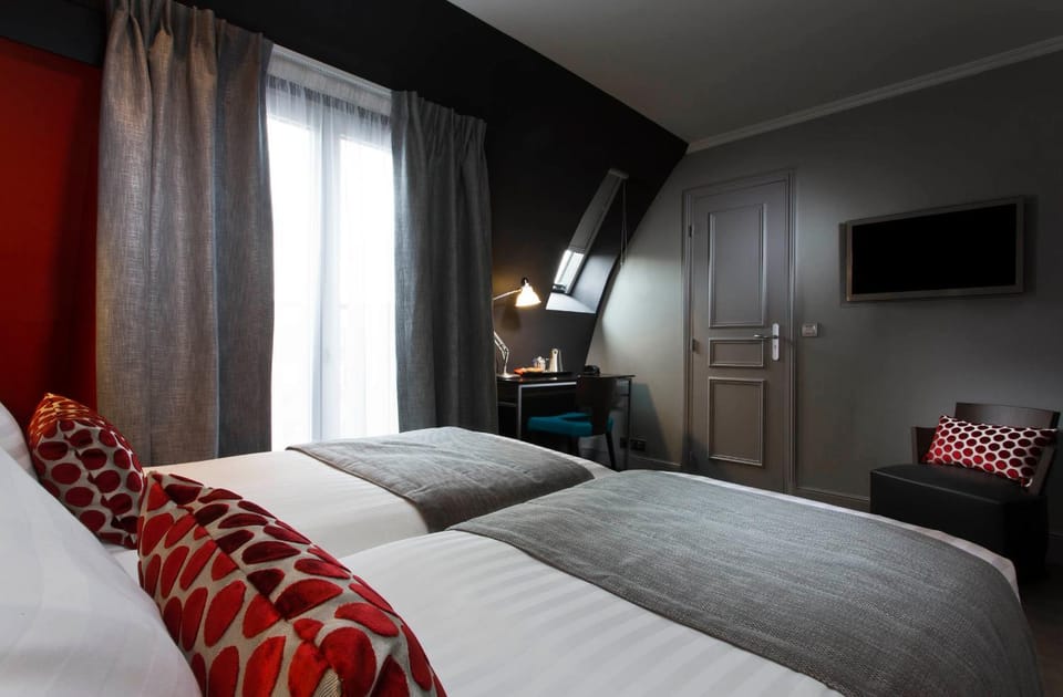 Bed, Photo of the whole room