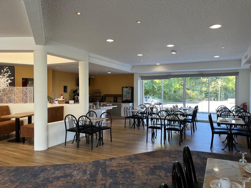 Banquet/Function facilities, Breakfast