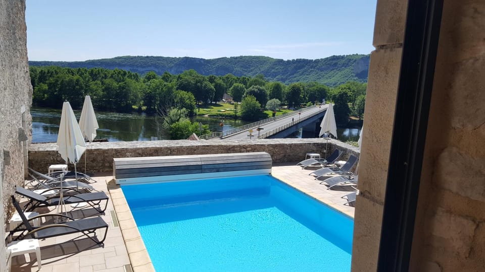 Pool view, River view, Swimming pool