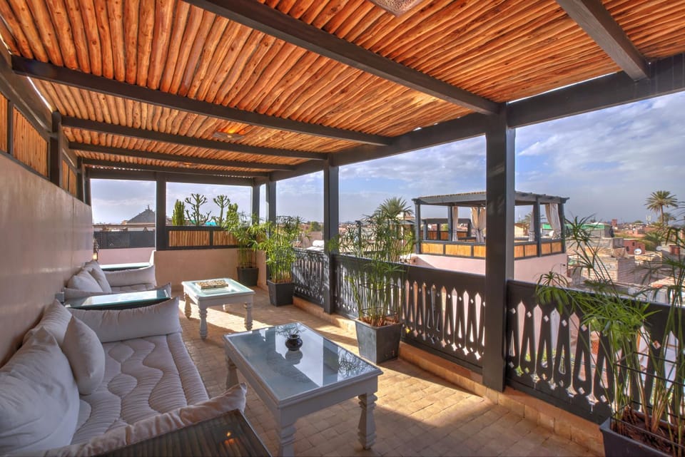 Patio, Day, Natural landscape, View (from property/room), Balcony/Terrace, Living room, Seating area, Dining area