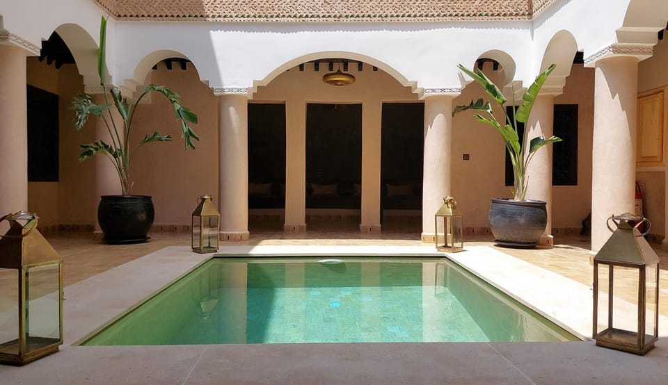 Pool view, Swimming pool, sunbed