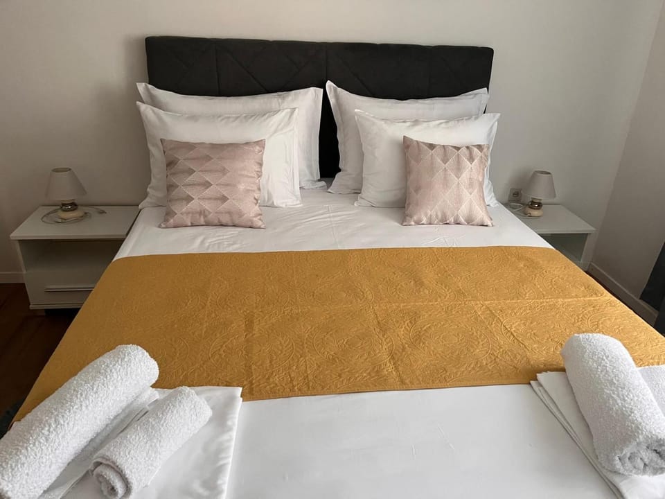Bed, Bedroom
