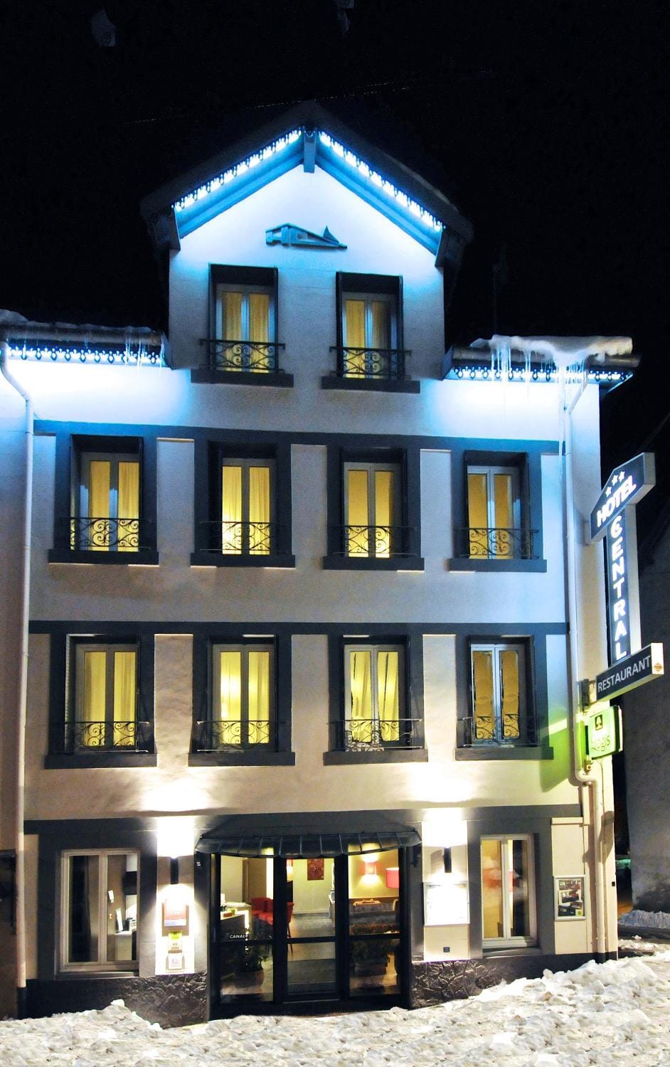 Facade/entrance